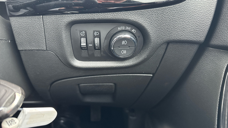 Vauxhall Astra 1.4T 16V 150 Griffin 5dr Auto [Start Stop] Petrol Hatchback